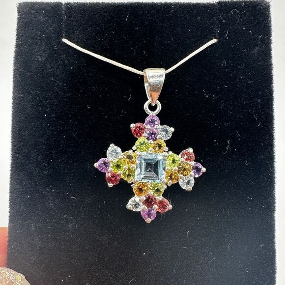 Stunning Multi-gemstone cross pendant in stamped sterling silver! - Picture 11 of 12